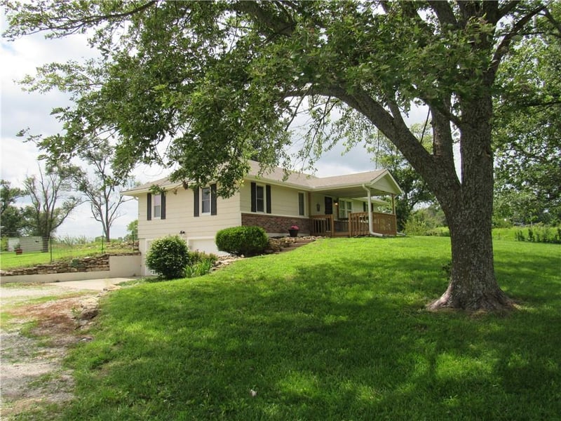 30309 283rd St, Garden City, MO 64747
