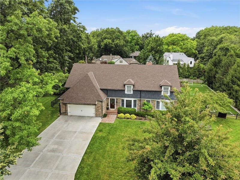6522 Willow Ln, Mission Hills, KS 66208