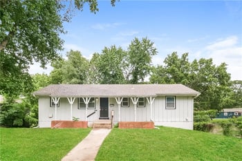 11016 E 51st St, Kansas City, MO 64133
