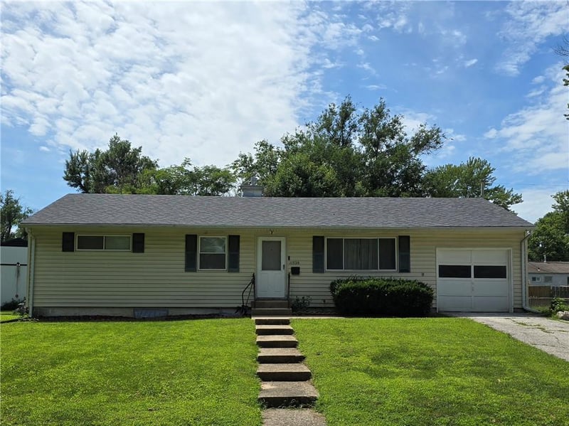 11320 Lewis Ave, Kansas City, MO 64134