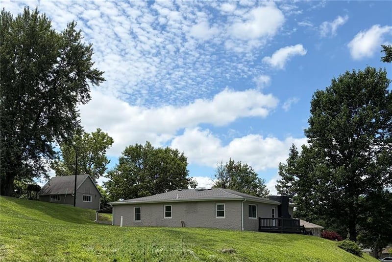 508 Benton Dr, St Joseph, MO 64504