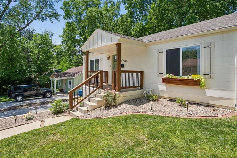 420 Fairview Ave, Liberty, MO 64068