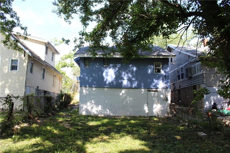 2739 Elmwood Ave, Kansas City, MO 64128