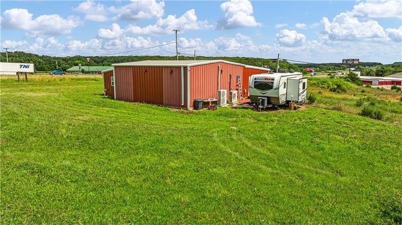 240 Cycle Ln, Lebanon, MO 65632