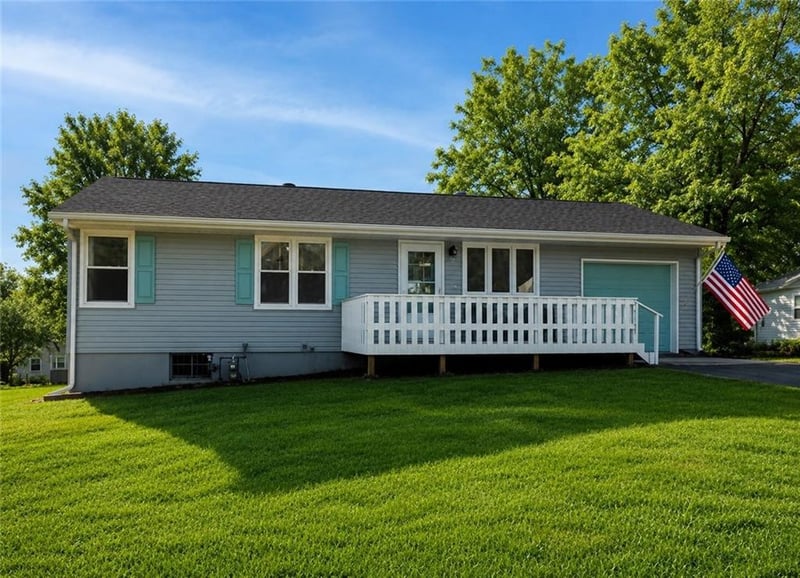 16607 2nd N St, Independence, MO 64056