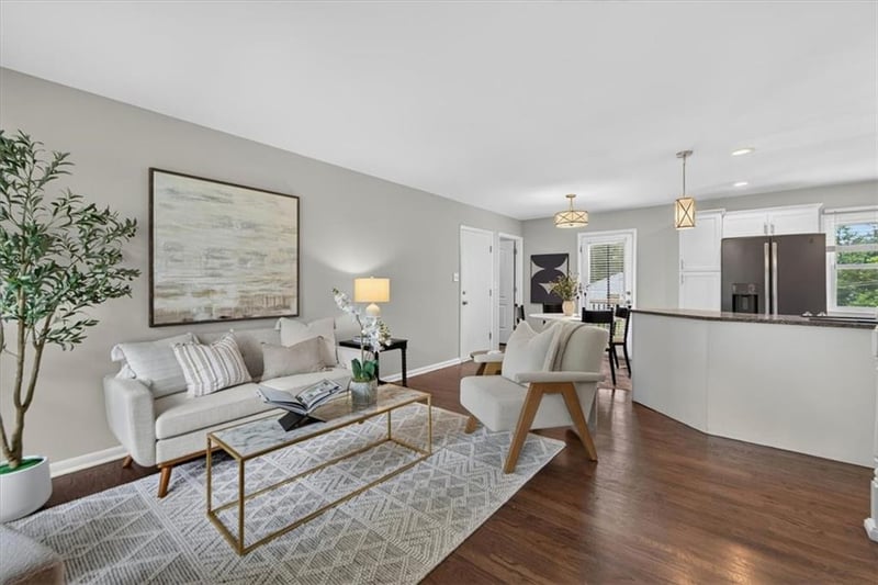 8521 Goodman St, Overland Park, KS 66212