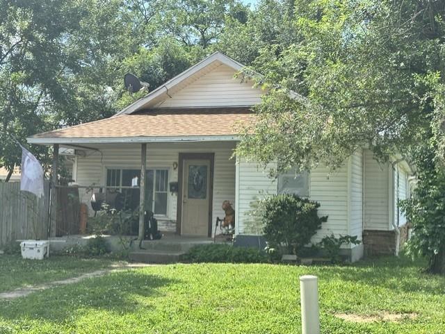 1329 Allison St, Nevada, MO 64772