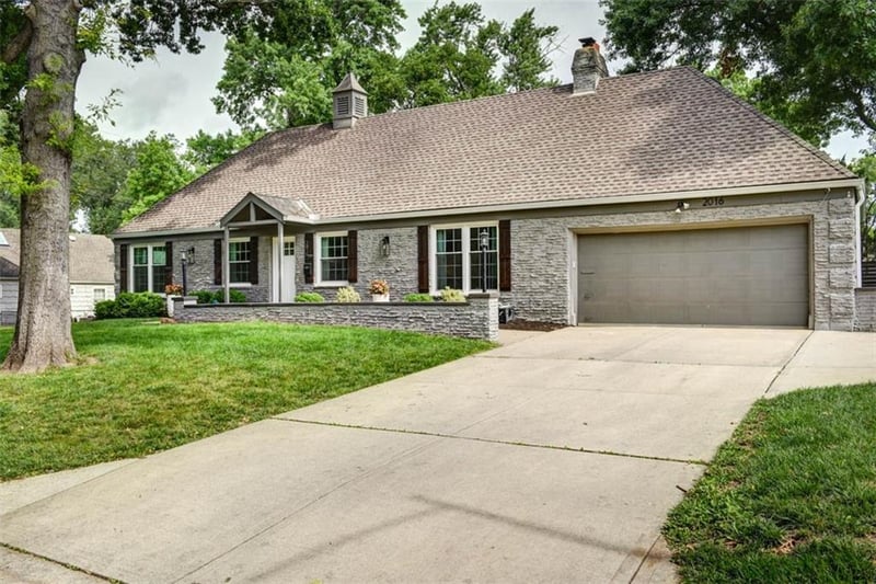 2016 W 83rd Ter, Leawood, KS 66206