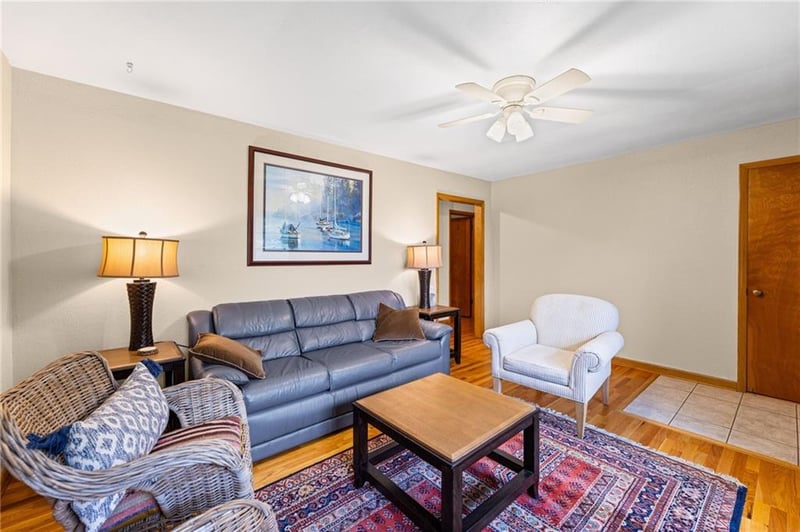 909 Lexington Ave, Independence, MO 64050