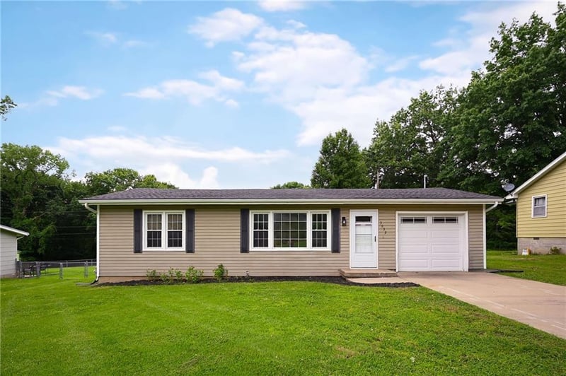 3032 Iowa St, Leavenworth, KS 66048