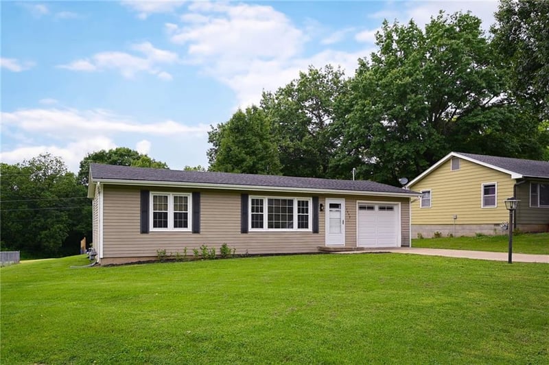 3032 Iowa St, Leavenworth, KS 66048