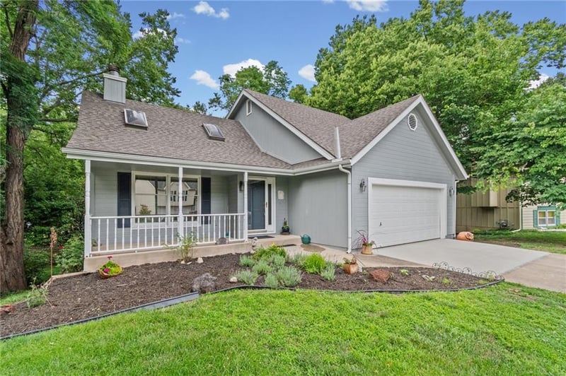 10526 Central St, Kansas City, MO 64155