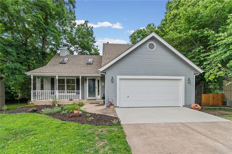 10526 Central St, Kansas City, MO 64155