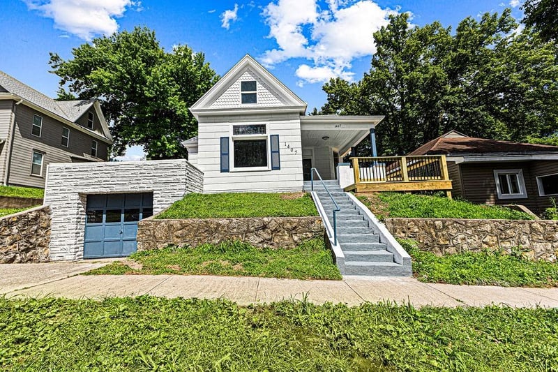 1407 2nd St, St Joseph, MO 64505