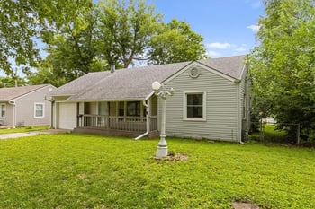 5507 Hunter St, Kansas City, MO 64133