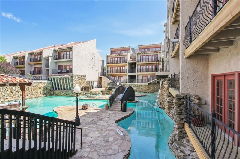 1111 46 St #2, Kansas City, MO 64112