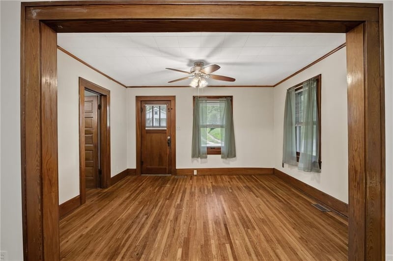 2501 Excello Dr, St Joseph, MO 64503
