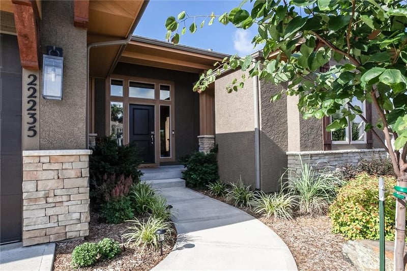 22235 W 98th Ter, Lenexa, KS 66220