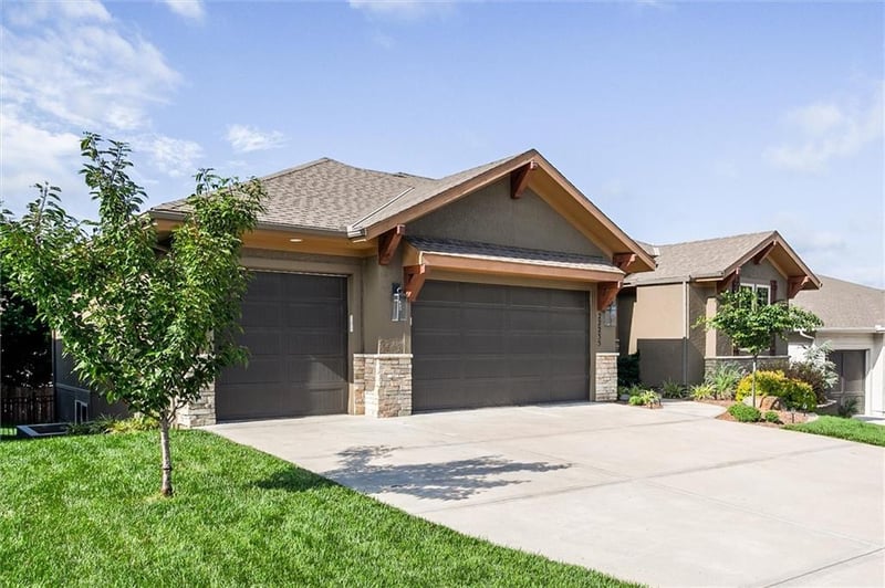 22235 W 98th Ter, Lenexa, KS 66220