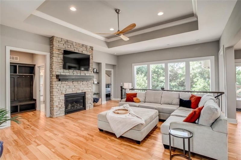 22235 W 98th Ter, Lenexa, KS 66220