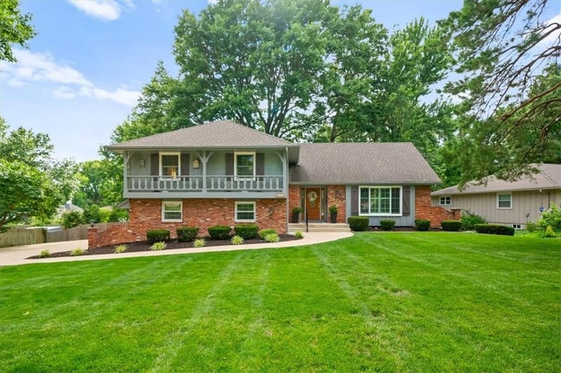 8622 Broadmoor St, Overland Park, KS 66212