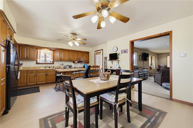 729 Brunswick St, Brookfield, MO 64628
