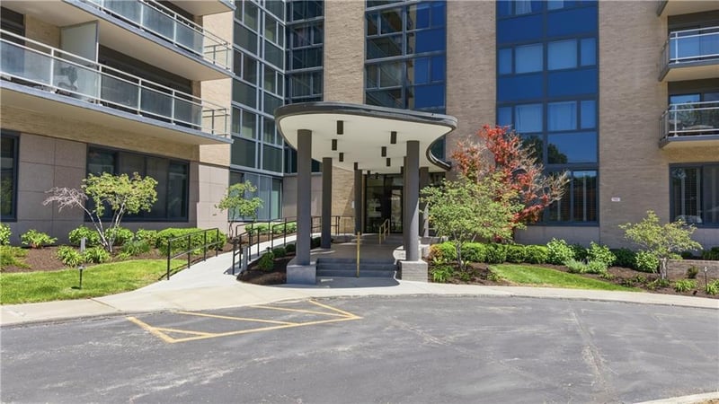 4545 Wornall Rd #609, Kansas City, MO 64111