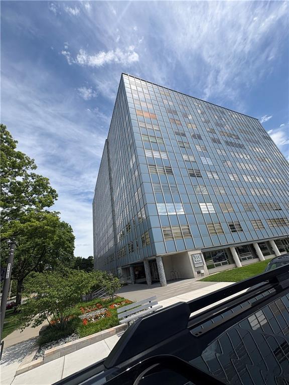 333 W Meyer Blvd #512, Kansas City, MO 64113