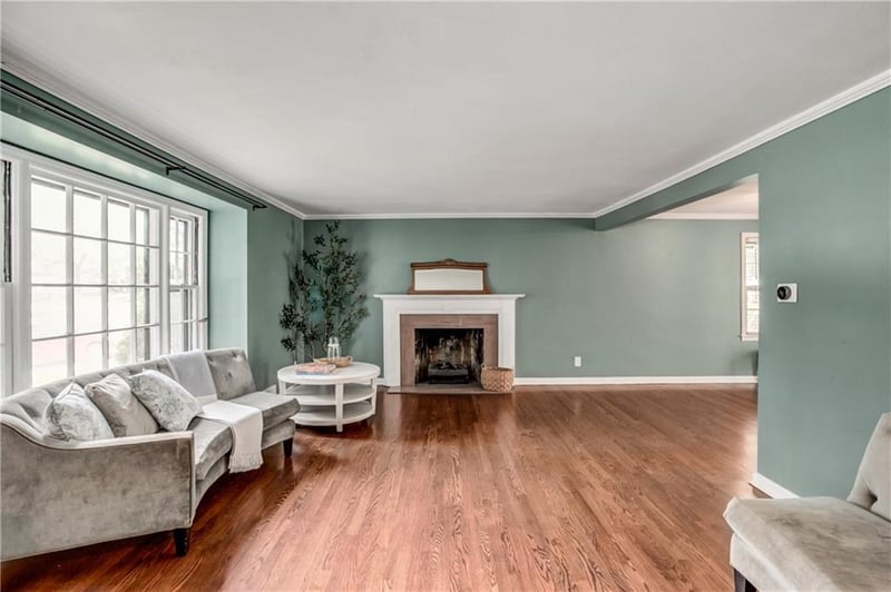 2821 73rd St, Prairie Village, KS 66208