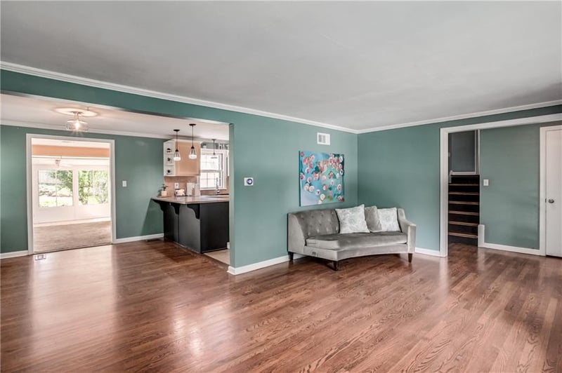 2821 W 73rd St, Prairie Village, KS 66208
