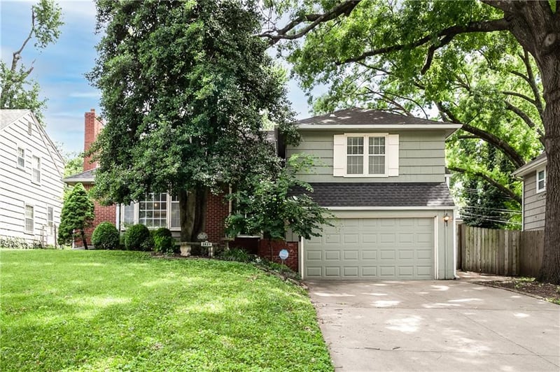 2821 73rd St, Prairie Village, KS 66208
