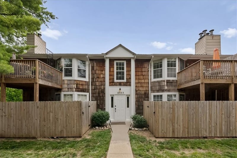 8333 Lowell Ave #3, Overland Park, KS 66212