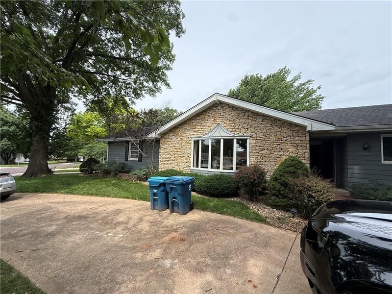 7206 101st Ter, Overland Park, KS 66212