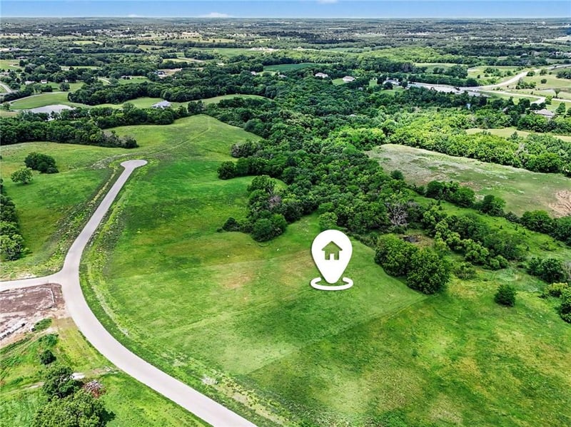 3090 Onyx St, Smithville, MO 64089