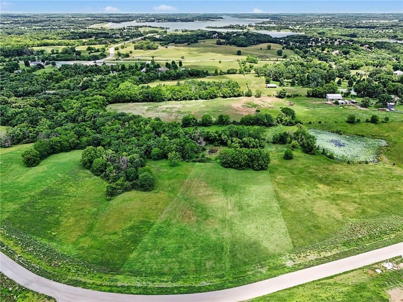 3090 Onyx St, Smithville, MO 64089