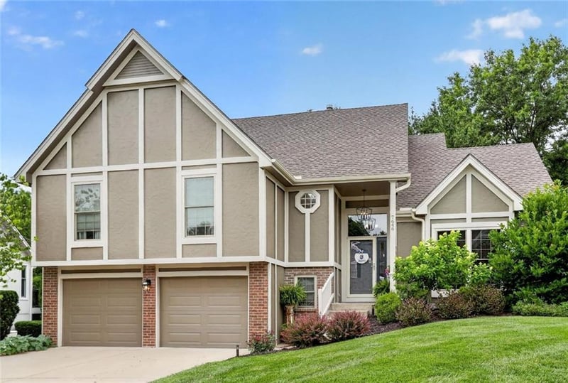 7646 N Pomona Ave, Kansas City, MO 64152
