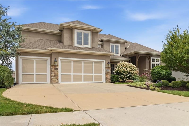 10408 172nd St, Overland Park, KS 66221