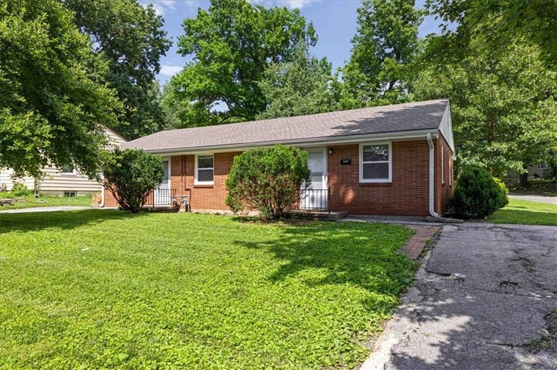 2021 S Harris Ave, Independence, MO 64052