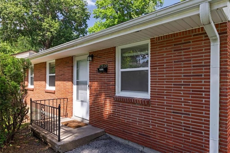2021 S Harris Ave, Independence, MO 64052
