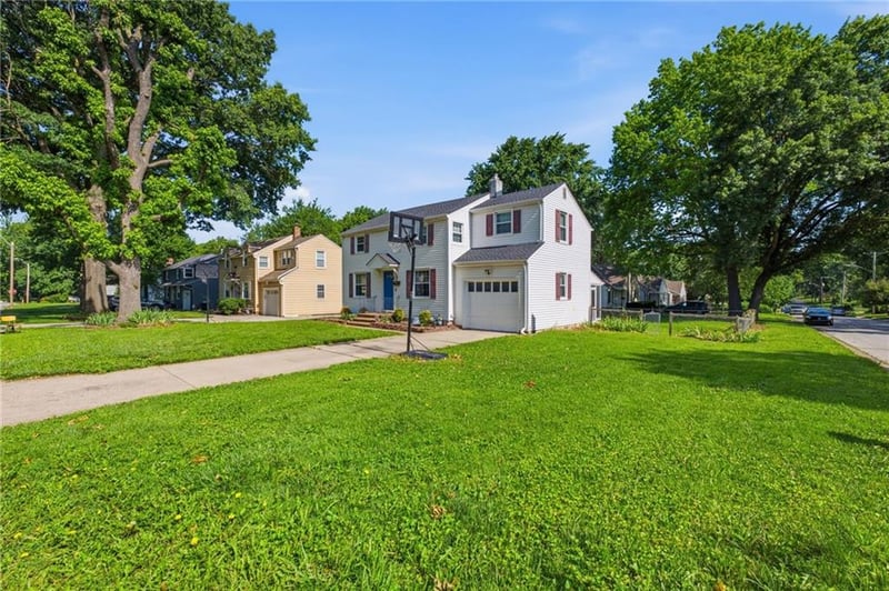 1000 84th St, Kansas City, MO 64114