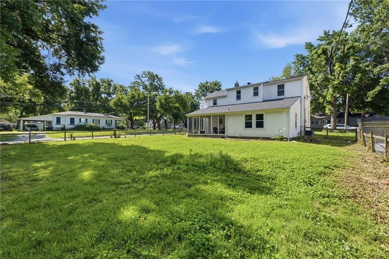 1000 84th St, Kansas City, MO 64114