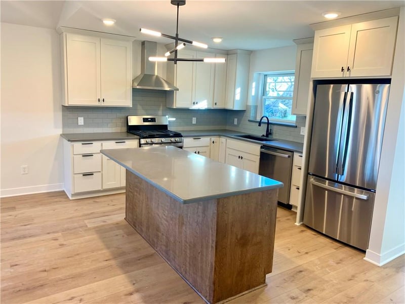 2701 Meadow Rg, St Joseph, MO 64504