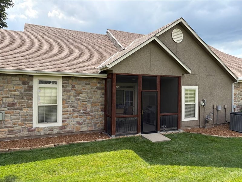 11263 Summit St #2402, Olathe, KS 66062