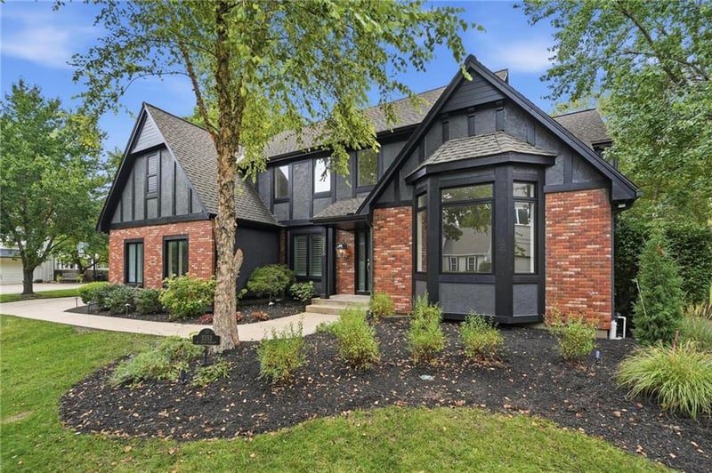 3353 W 129th Ter, Leawood, KS 66209