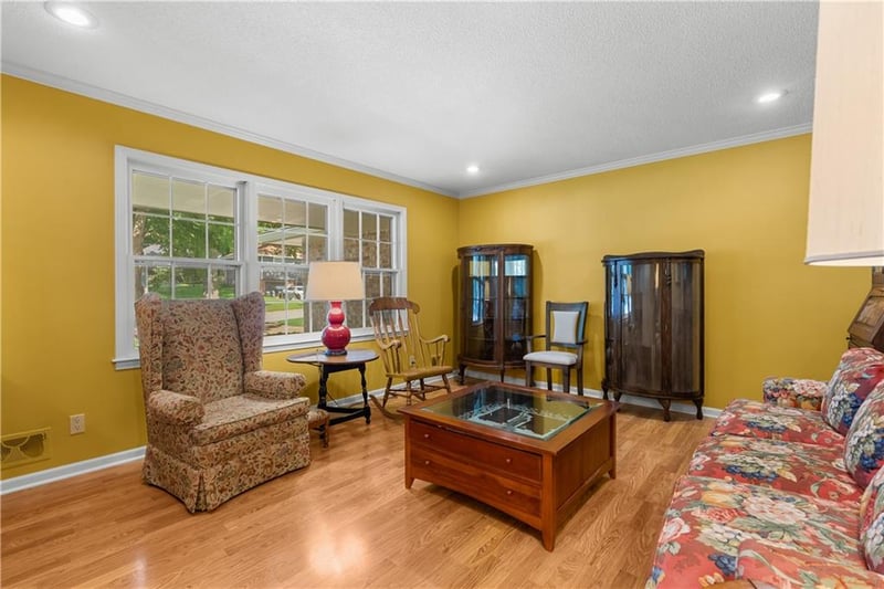 1312 Sunrise Dr, Blue Springs, MO 64015