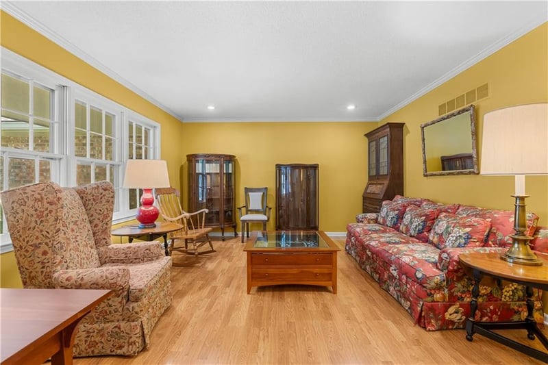 1312 Sunrise Dr, Blue Springs, MO 64015