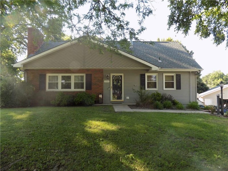 2320 33rd Street Ter, St Joseph, MO 64506