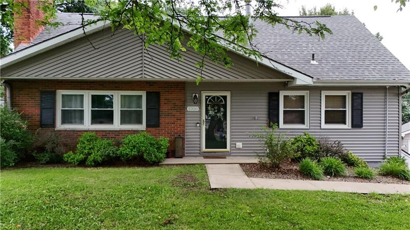 2320 33rd Street Ter, St Joseph, MO 64506