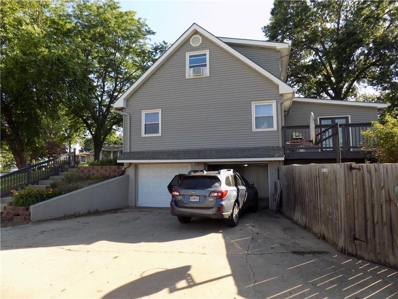 2320 33rd Street Ter, St Joseph, MO 64506