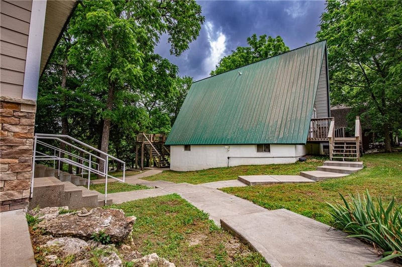 97 Sugar Lake Dr, Mound City, KS 66056
